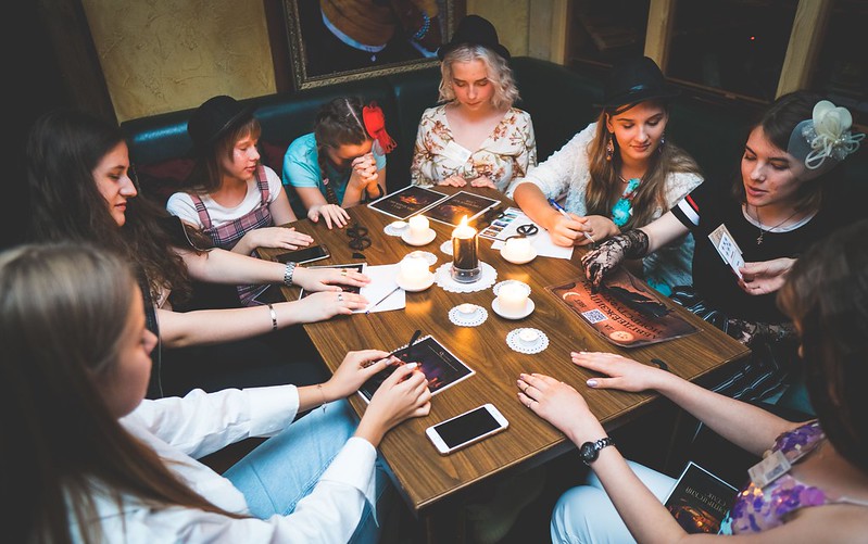 Хэллоуинская вечеринка с мистической атмосферой в Vladivostok