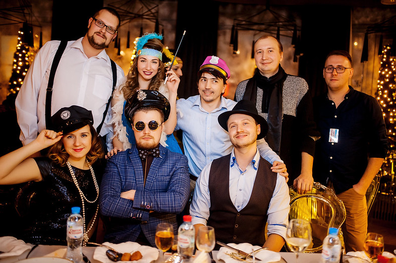 Команда компании празднует Новый год в ресторане Vladivostok