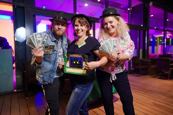 Как отметить 8 Марта в Владивостоке: лучшие идеи для работы и праздника