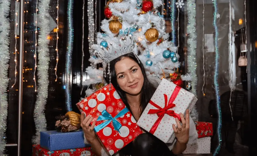 Гайд по идеальному Новому году 2026 с друзьями в Владивостоке: от квартиры и коттеджа — до квеста и ночного города